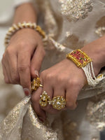 Load image into Gallery viewer, Son Chiraiya Gulbadan Bracelet