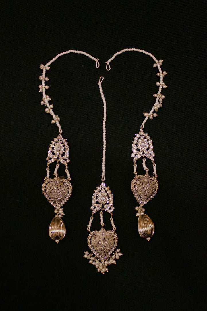 Dilaara Earrings