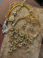 Load image into Gallery viewer, Son Chiraiya Chandani Choker Set

