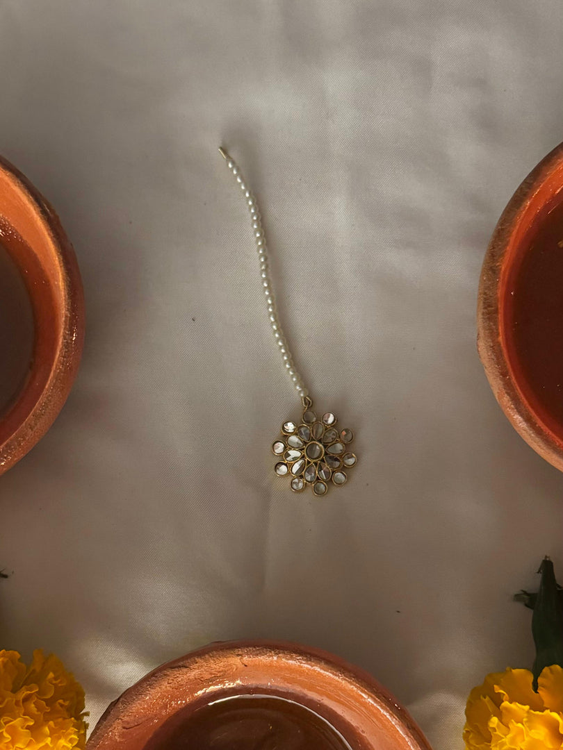 Sunehri Phool Bindi