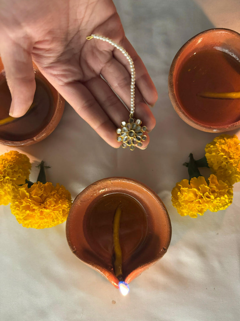 Sunehri Phool Bindi