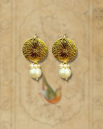 Load image into Gallery viewer, Pakeezah- Sunehri Baali
