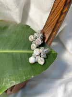 Load image into Gallery viewer, Flora- Gleam Studs
