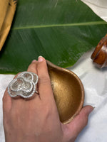 Load image into Gallery viewer, Flora- Bloom Ring
