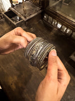 Load image into Gallery viewer, Raagni bangle set
