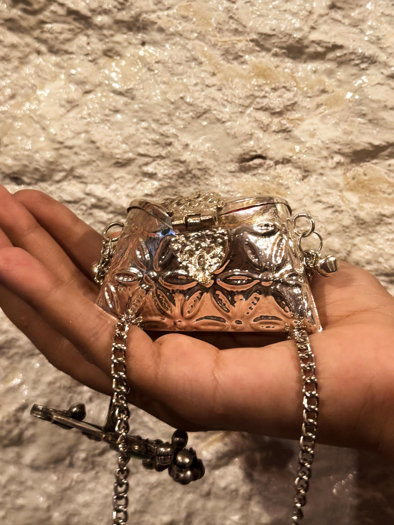 Naqaashi Mini Batwa