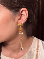 Load image into Gallery viewer, Taara Earrings
