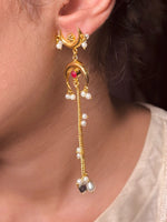 Load image into Gallery viewer, Taara Earrings
