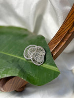 Load image into Gallery viewer, Flora- Bloom Ring
